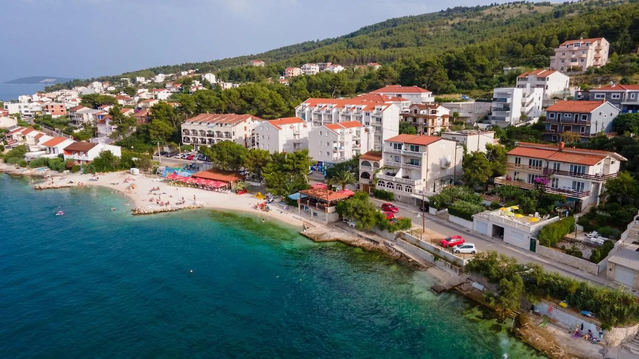 Villa Fjaba - By The Sea - With The Big Terraces & Great Sea View Trogir Chorvatsko