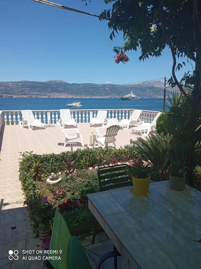 Villa Fjaba - By The Sea - With The Big Terraces & Great Sea View Trogir 0*,  Chorwacja