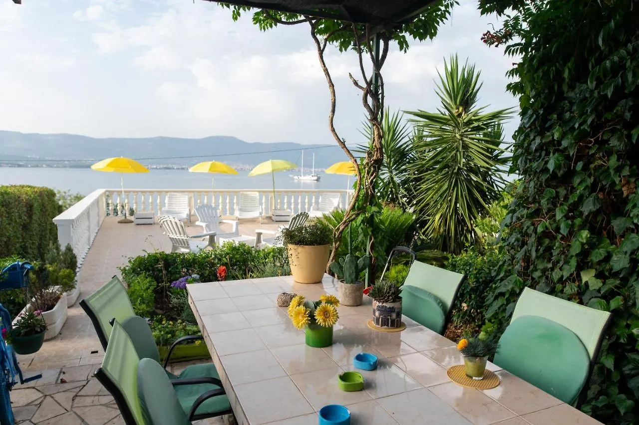 Apartament Villa Fjaba - By The Sea - With The Big Terraces & Great Sea View Trogir